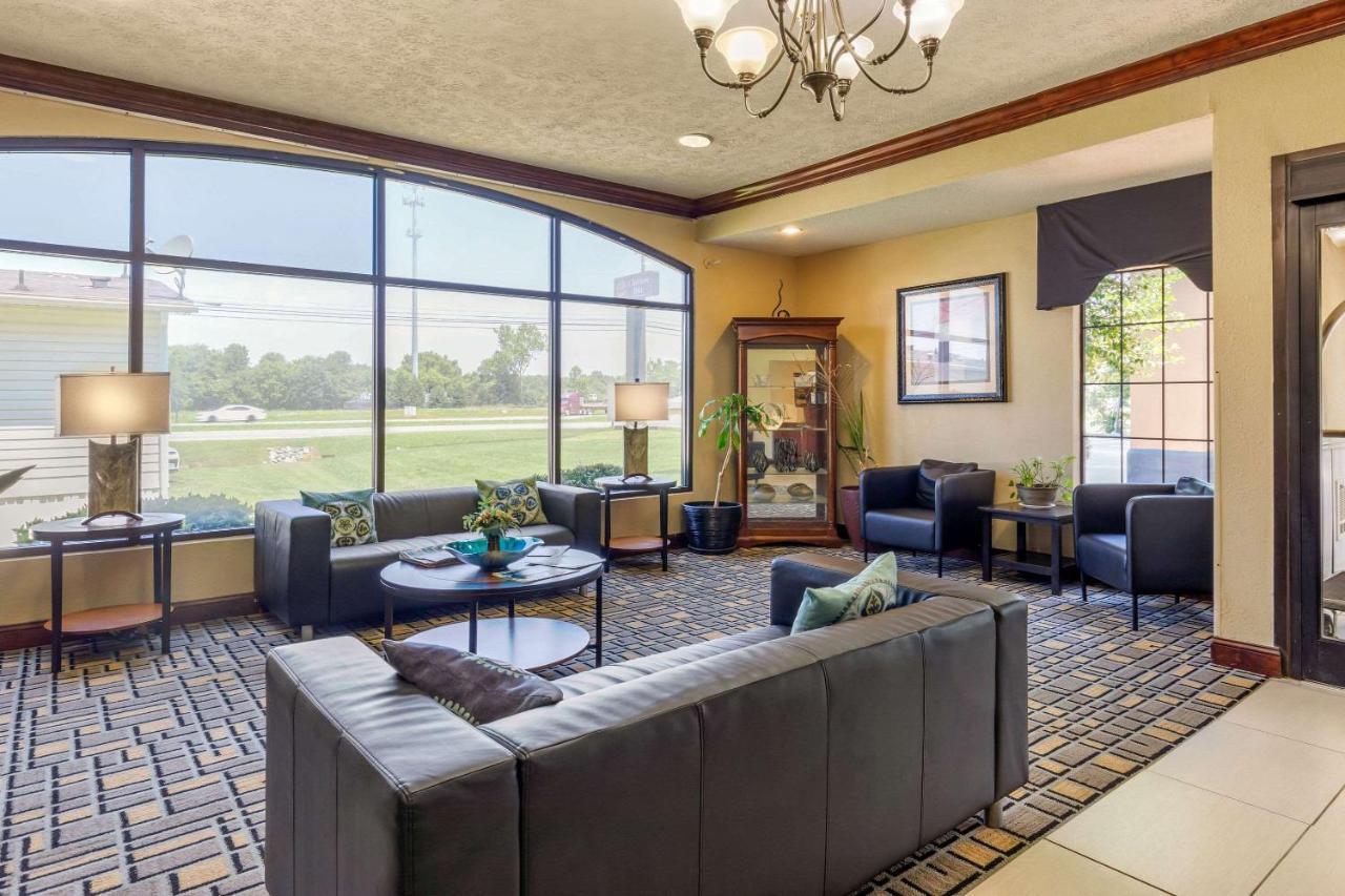 Clarion Pointe South Boston - Danville East Екстериор снимка
