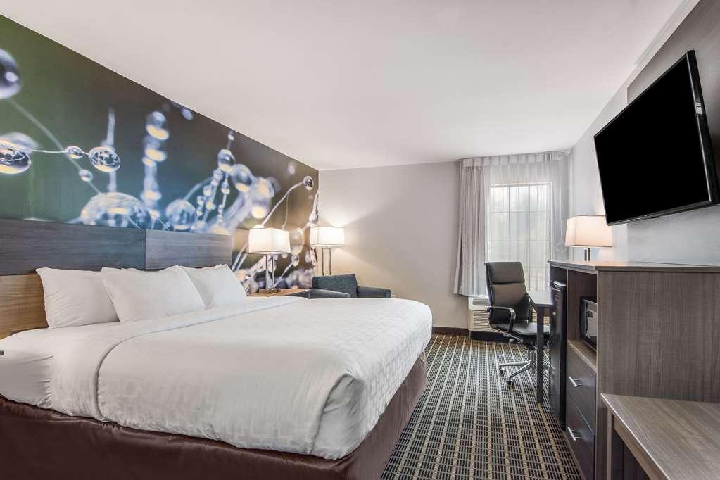 Clarion Pointe South Boston - Danville East Стая снимка
