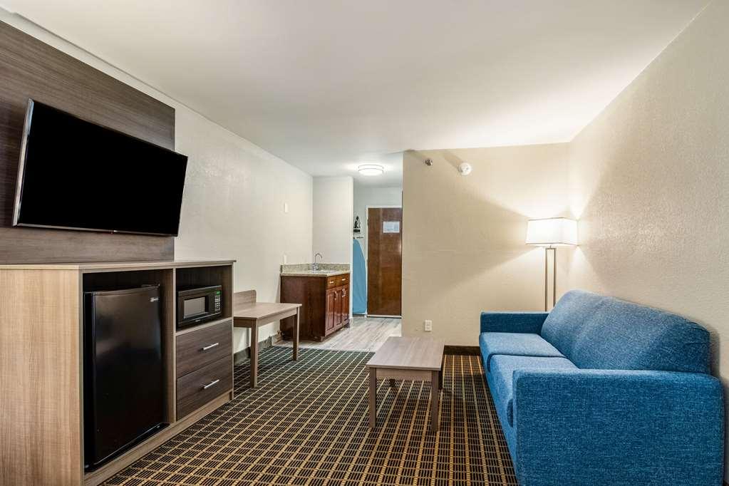 Clarion Pointe South Boston - Danville East Стая снимка