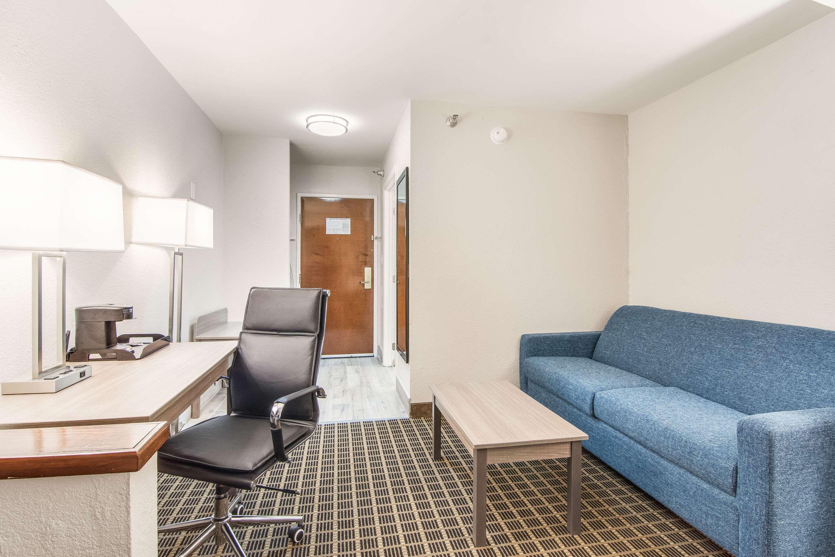 Clarion Pointe South Boston - Danville East Екстериор снимка