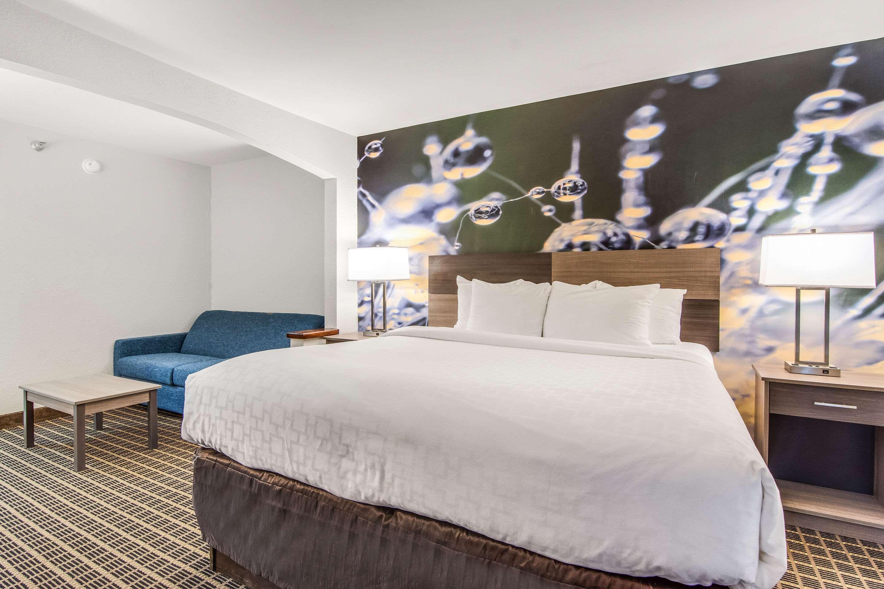 Clarion Pointe South Boston - Danville East Екстериор снимка