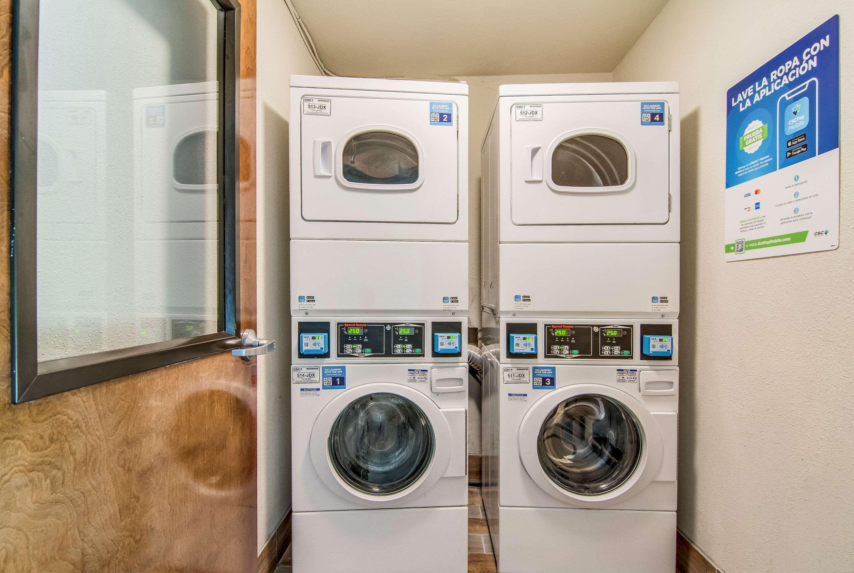 Clarion Pointe South Boston - Danville East Екстериор снимка