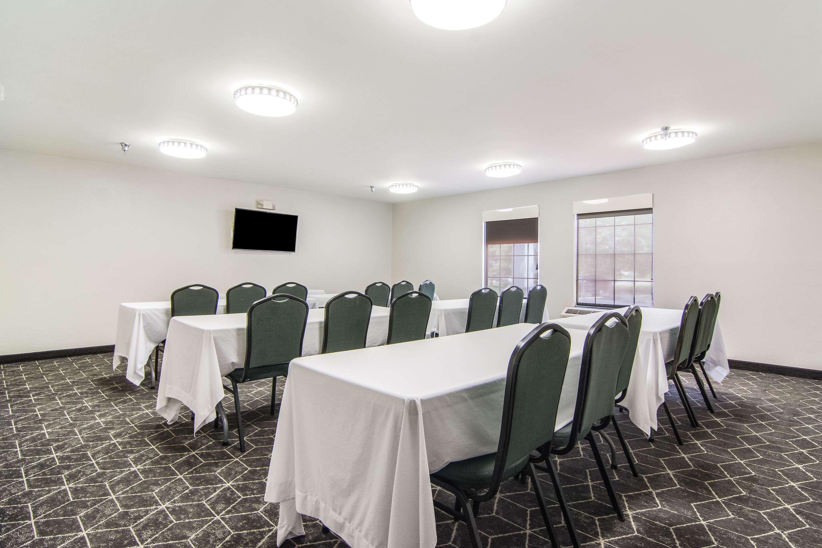 Clarion Pointe South Boston - Danville East Екстериор снимка