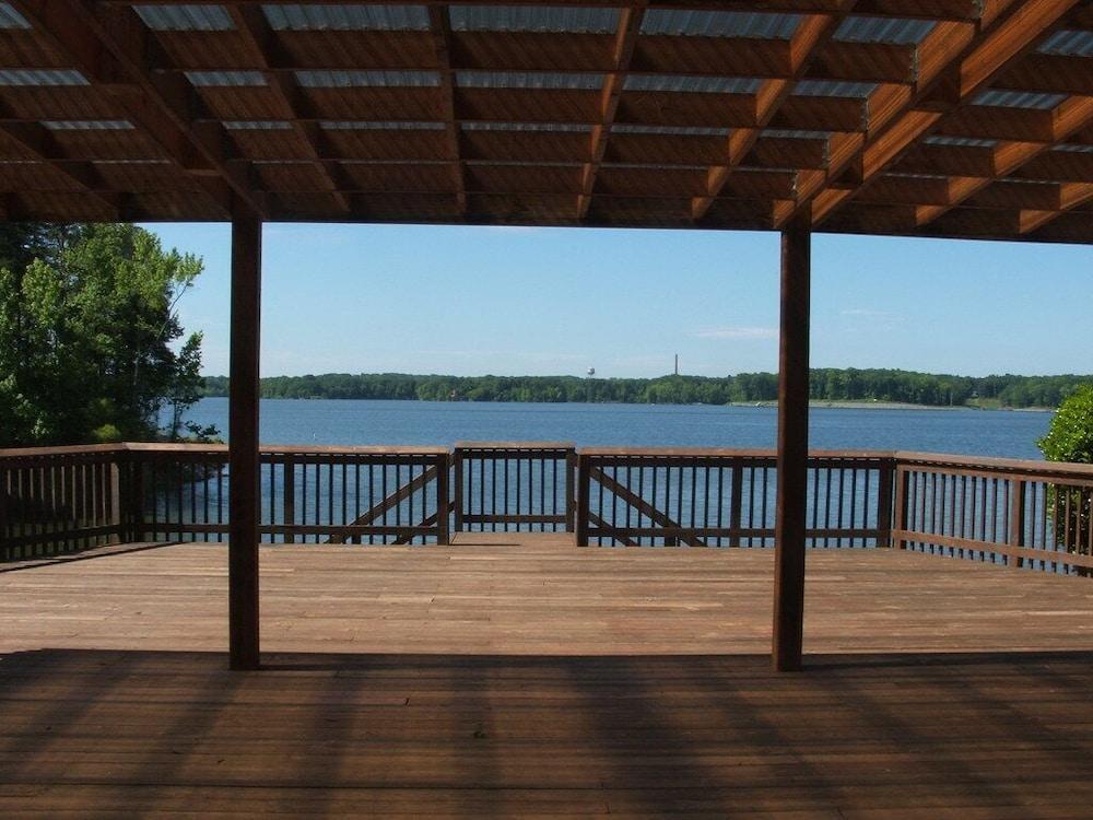 Clarion Pointe South Boston - Danville East Екстериор снимка