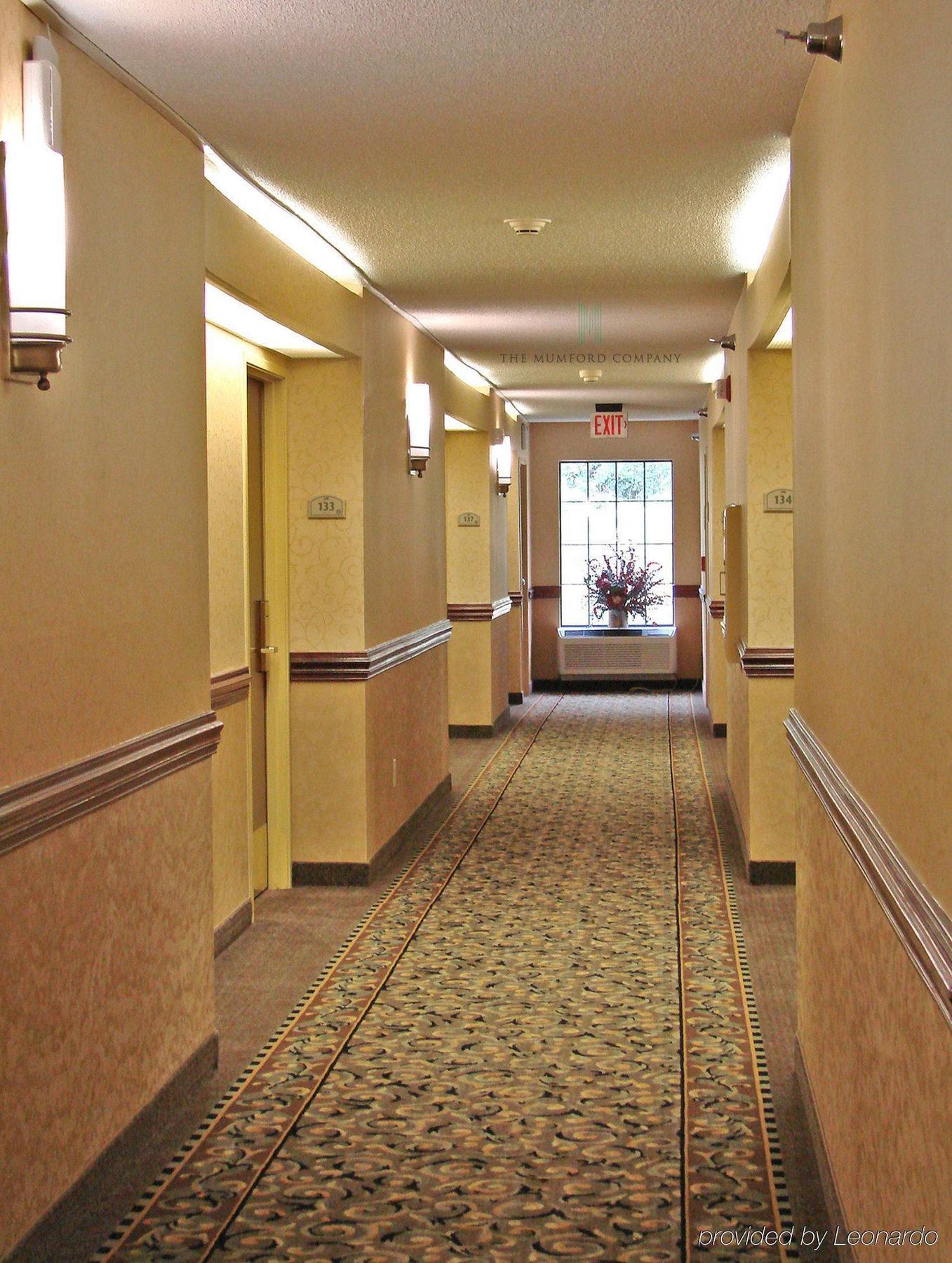 Clarion Pointe South Boston - Danville East Интериор снимка